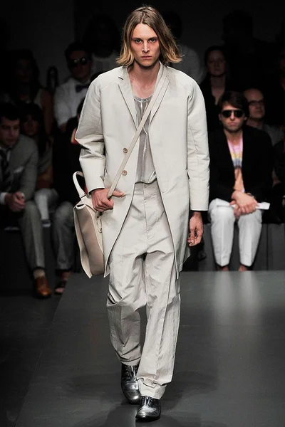 Look 30